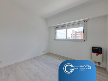 VENTA DEPARTAMENTO Duplex DOS DORMITORIOS - Terraza exclusiva y balcon frente al parque Independencia - FINANCIACION - Av. Pellegrini 2632
