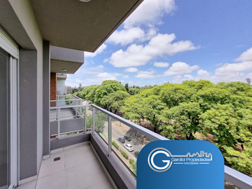 VENTA DEPARTAMENTO Duplex DOS DORMITORIOS - Terraza exclusiva y balcon frente al parque Independencia - FINANCIACION - Av. Pellegrini 2632