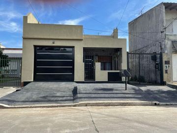 Chalet PH en venta en La Tablada