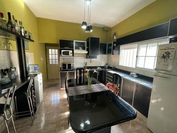 Chalet PH en venta en La Tablada