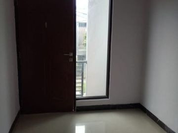 Rumah siap huni minimalis di cisaranten kulon dekat antapani