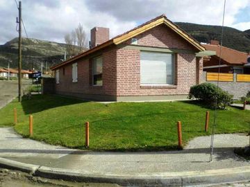 Chalet 4 amb. B° Médanos, Comodoro Rivadavia- Chubut