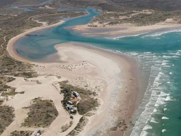 VENTA CASA CON PILETA EN PLAYAS DORADAS RIO NEGRO