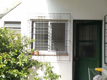 CASA EN LOTE PROPIO DE 4 AMBIENTES. SUP. 10 mts X 46 mts2.
