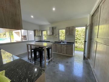 Venta Casa 5 ambientes,  San Isidro Labrador.