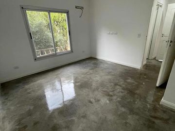 Venta Casa 5 ambientes,  San Isidro Labrador.
