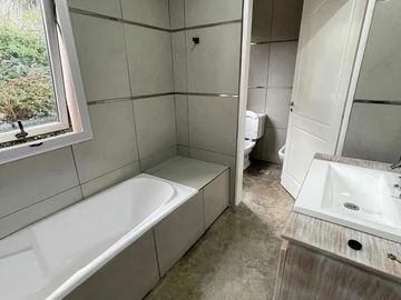 Venta Casa 5 ambientes,  San Isidro Labrador.