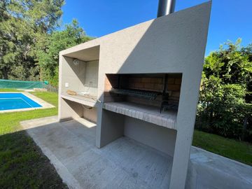 Venta Casa 5 ambientes,  San Isidro Labrador.