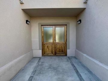 Venta Casa 5 ambientes,  San Isidro Labrador.
