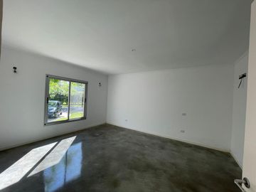 Venta Casa 5 ambientes,  San Isidro Labrador.