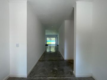 Venta Casa 5 ambientes,  San Isidro Labrador.