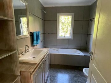 Venta Casa 5 ambientes,  San Isidro Labrador.