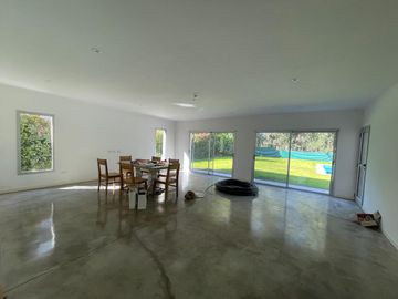 Venta Casa 5 ambientes,  San Isidro Labrador.