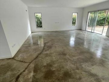 Venta Casa 5 ambientes,  San Isidro Labrador.