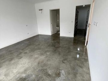 Venta Casa 5 ambientes,  San Isidro Labrador.