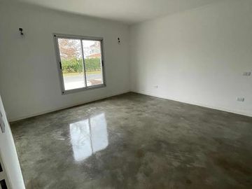 Venta Casa 5 ambientes,  San Isidro Labrador.
