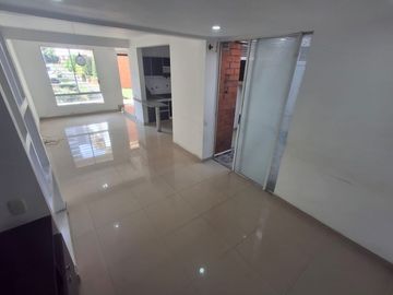 casa en arriendo en valle del lili. Cod A4396