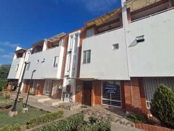 casa en arriendo en valle del lili. Cod A4396