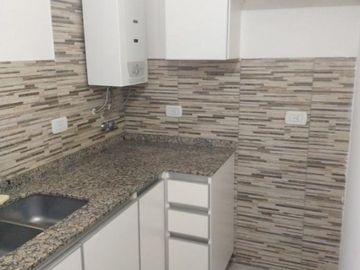 Departamento a la venta Castelar con patio, cochera y baulera