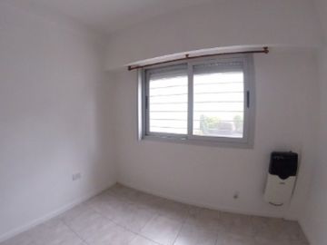 Departamento a la venta Castelar con patio, cochera y baulera