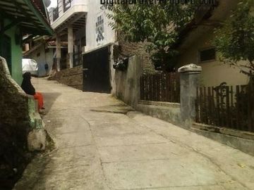 Rumah kokoh terawat 2,5 lantai masuk mobil di Cigiringsing Cijambe ujung berung bdg timur | SUTIAH