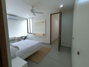 CASA EN VENTA MERIDA, CHOLUL, CON ALBERCA EN PRIVADA CON AMENIDADES
