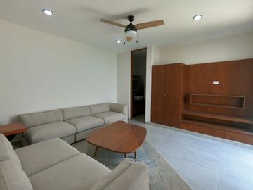 CASA EN VENTA MERIDA, CHOLUL, CON ALBERCA EN PRIVADA CON AMENIDADES
