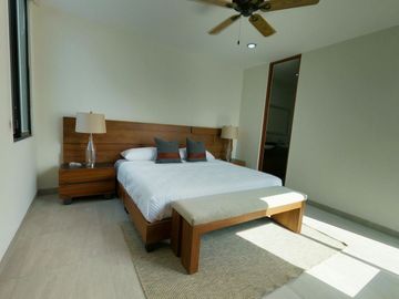 CASA EN VENTA MERIDA, CHOLUL, CON ALBERCA EN PRIVADA CON AMENIDADES