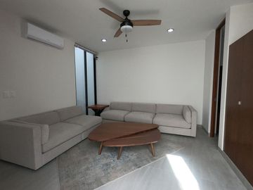 CASA EN VENTA MERIDA, CHOLUL, CON ALBERCA EN PRIVADA CON AMENIDADES