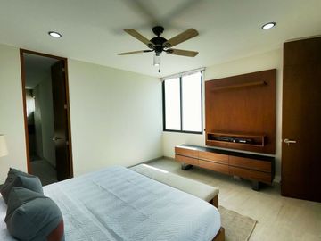 CASA EN VENTA MERIDA, CHOLUL, CON ALBERCA EN PRIVADA CON AMENIDADES