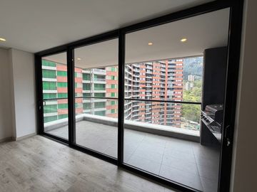 apartamento en venta en el poblado. Cod V121133407