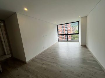 apartamento en venta en el poblado. Cod V121133407