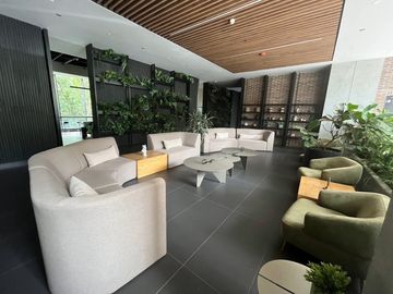 apartamento en venta en el poblado. Cod V121133407