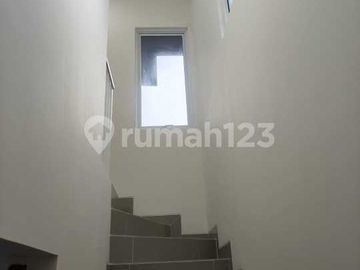 Dijual Rumah 2 Lantai Siap Huni di Gading Serpong, Tangerang