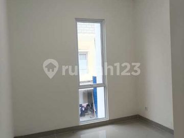 Dijual Rumah 2 Lantai Siap Huni di Gading Serpong, Tangerang