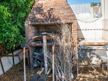 Casa de 3 ambientes con cochera en venta en Munro