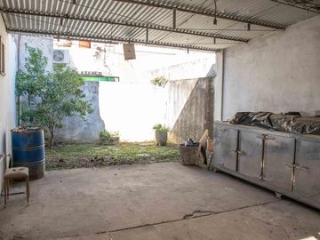 Casa de 3 ambientes con cochera en venta en Munro