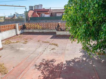 Casa de 3 ambientes con cochera en venta en Munro