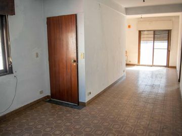 Casa de 3 ambientes con cochera en venta en Munro