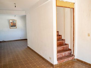 Casa de 3 ambientes con cochera en venta en Munro