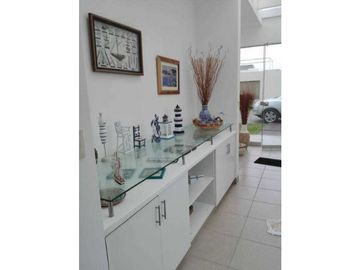 LINDA CASA EN CONDOMINIO COCOA – CERCA AL BOULEVARD DE ASIA