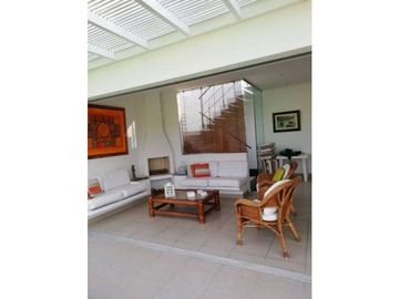 LINDA CASA EN CONDOMINIO COCOA – CERCA AL BOULEVARD DE ASIA