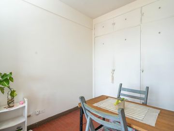 Venta Departamento Monoambiente  Ramos Mejía. Con Balcón super luminoso