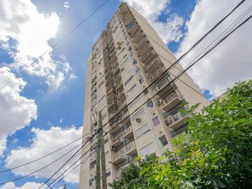 Venta Departamento Monoambiente  Ramos Mejía. Con Balcón super luminoso