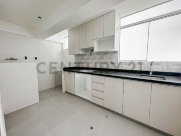 VENTA DEPARTAMENTO TRIPLEX SAN BORJA NO PAGA ALCABALA - 169m2!