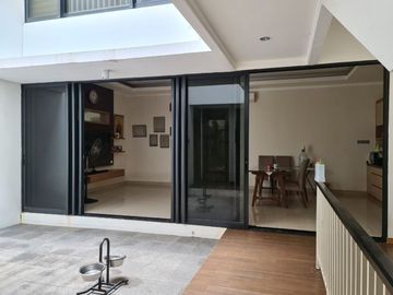 Rumah Cantik Semi Furnish 5 Kamar Tidur di Sektor 7 Kebayoran Bintaro 4650