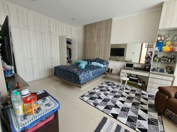 Rumah Cantik Semi Furnish 5 Kamar Tidur di Sektor 7 Kebayoran Bintaro 4650