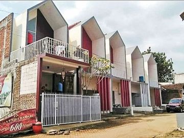 Rumah 2 Lantai Siap Huni dekat Bandara Malang