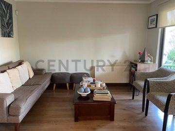 Se arrienda linda y cómoda casa en Chicureo
