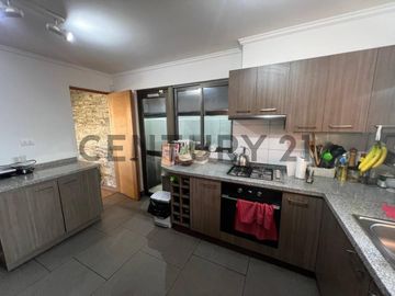 Se arrienda linda y cómoda casa en Chicureo